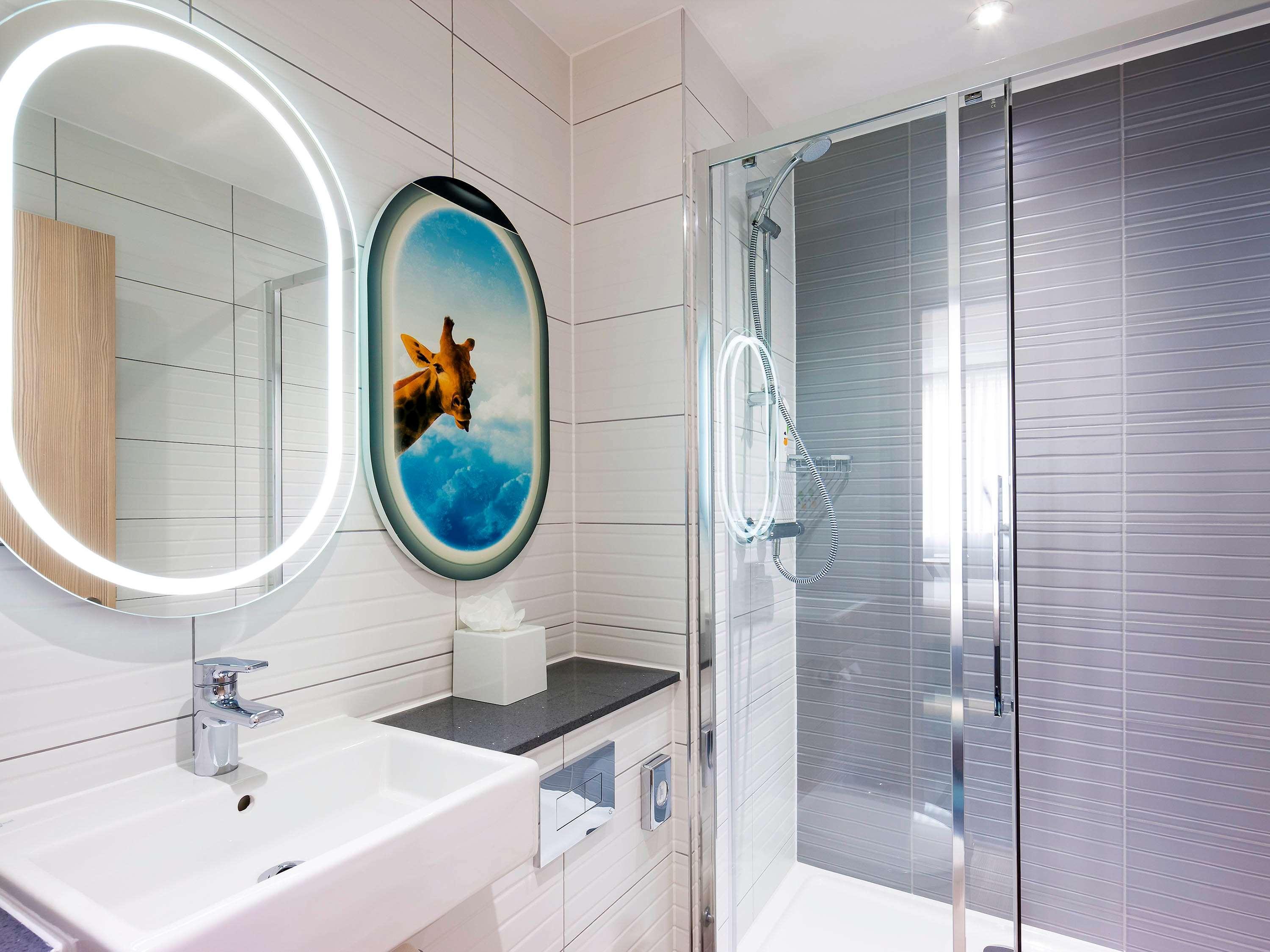 Hotel Ibis Styles London Heathrow Airport Hillingdon Exterior foto