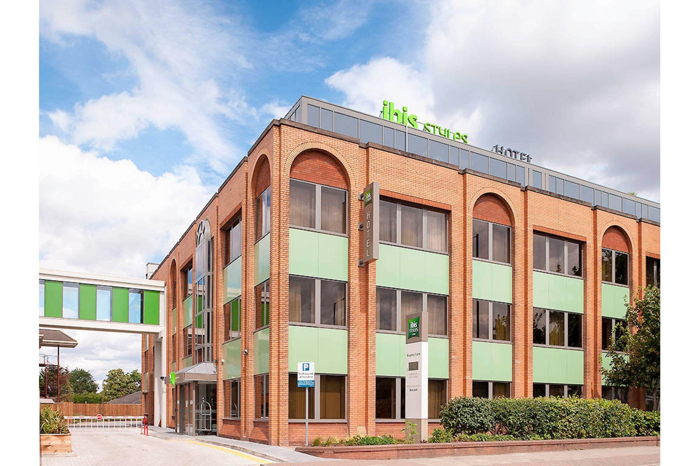 Hotel Ibis Styles London Heathrow Airport Hillingdon Exterior foto